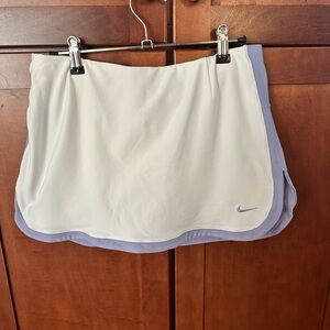 Nike Women's Skirt in White and Lavender